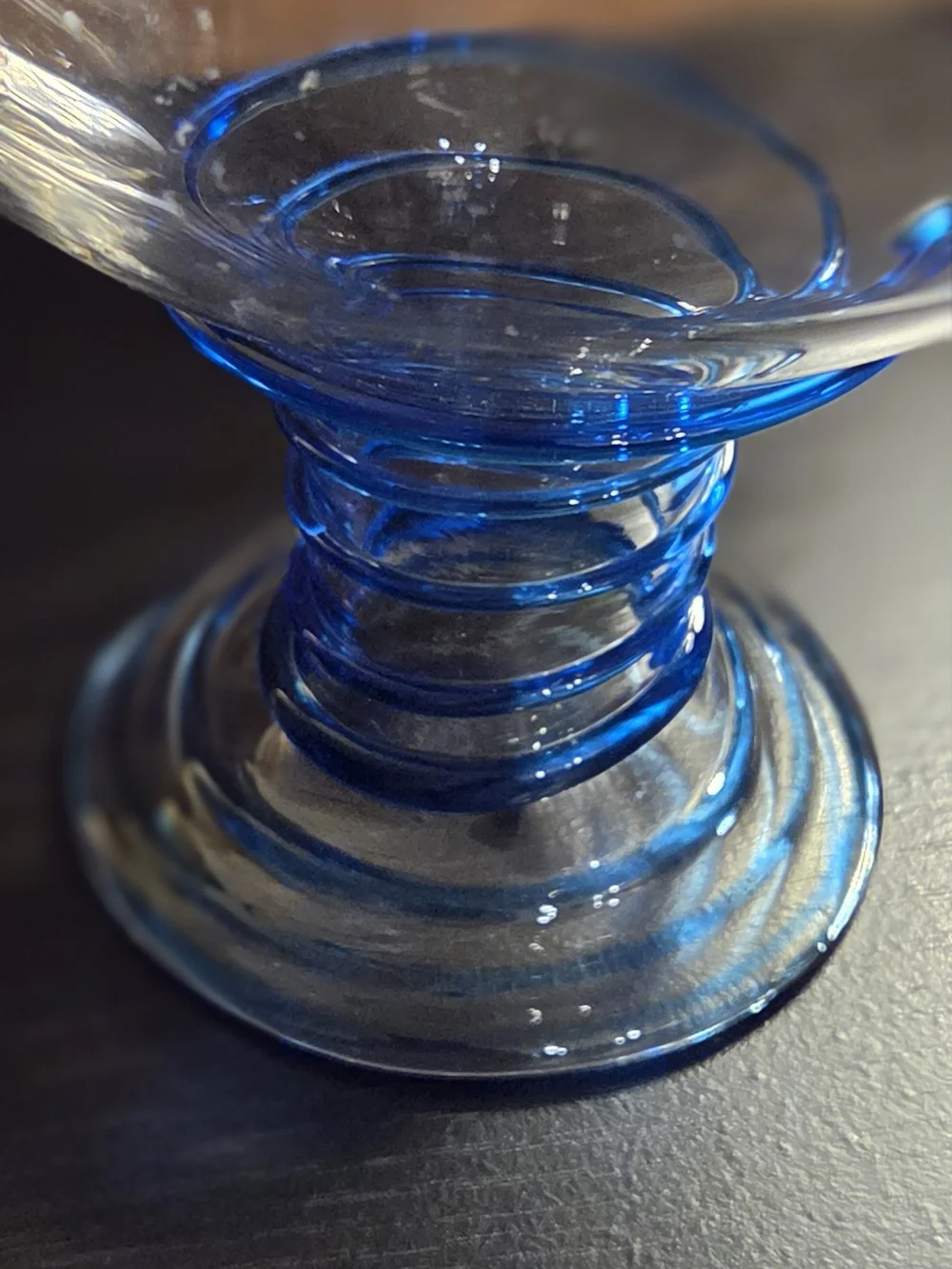 Vintage Handmade Art Glass Clear & Blue Spiral Coil Vase 7